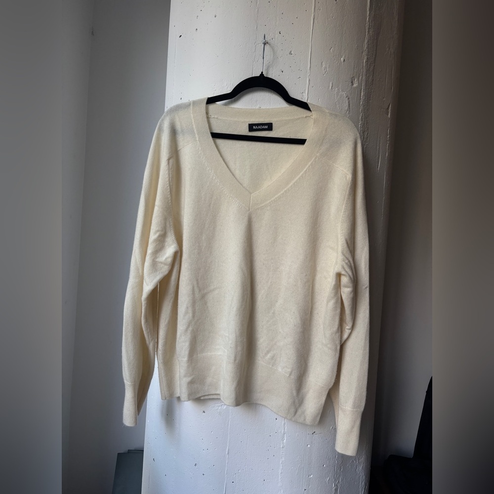 Nadaam Cashmere Cream V-Neck Sweater
